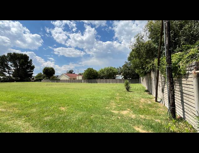 1,976M² VACANT LAND FOR SALE IN RYNFIELD